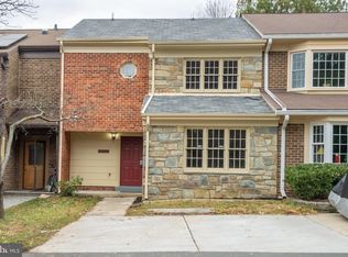 705 Hunter Ct SW, Vienna, VA 22180