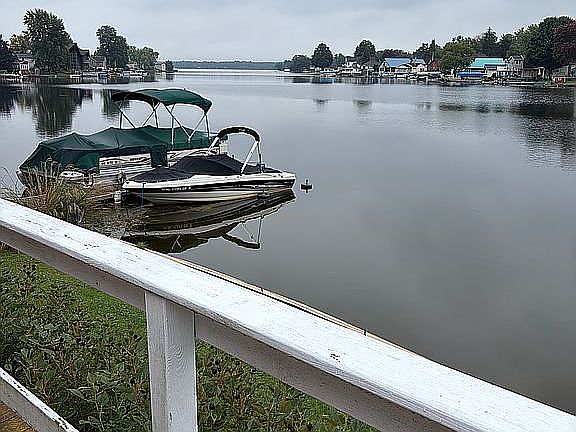 2nd image of 475 Napoleon Rd