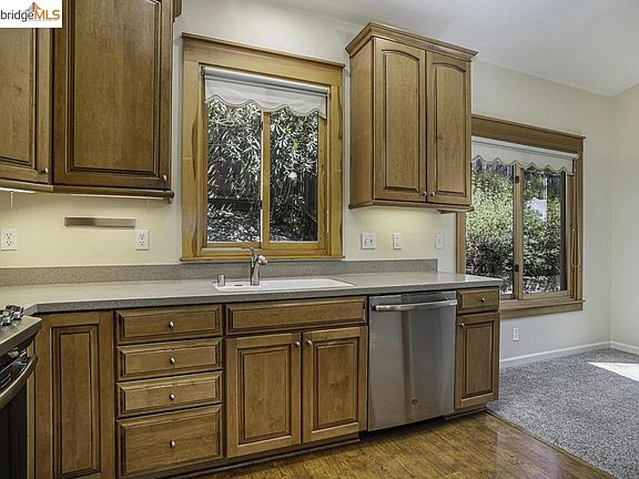 5th image of 1656 Green Valley Rd #A