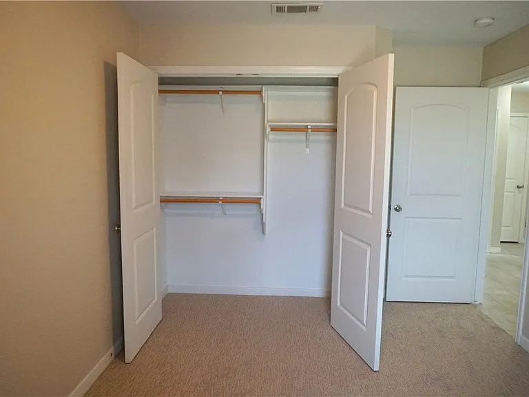1810 Stephanie St — Photo 17