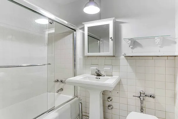 Sold by HomeDax Real Estate | media 12