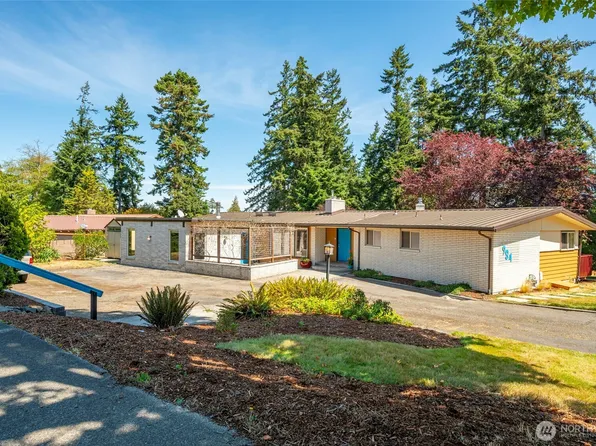 984 SW 6th Avenue, Oak Harbor, WA 98277