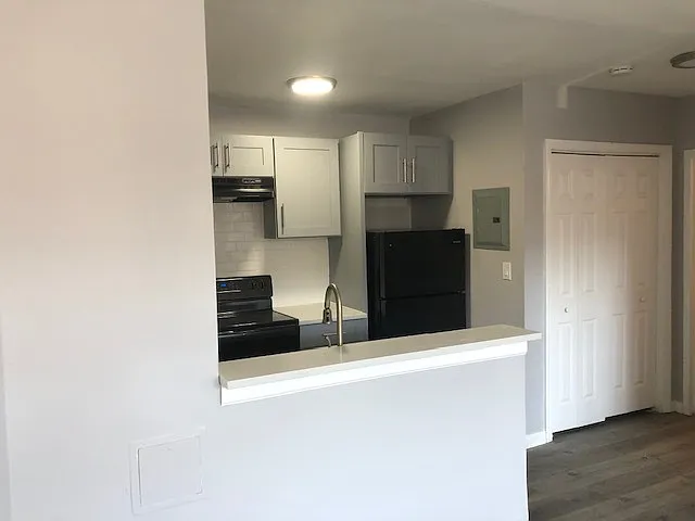 156 South Munn Ave — Photo 2