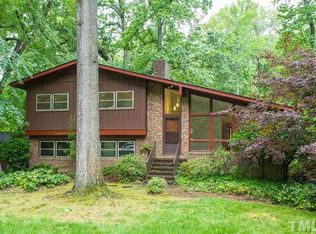 820 Tinkerbell Rd, Chapel Hill, NC 27517