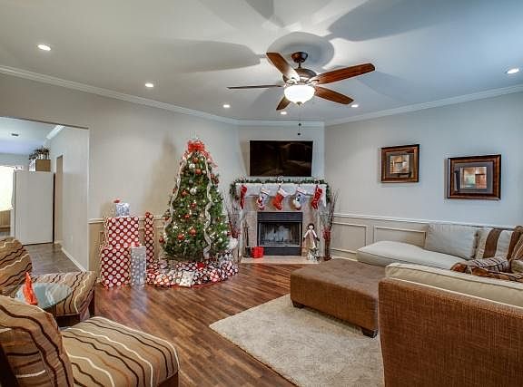 5th image of 1604 Merritt Dr