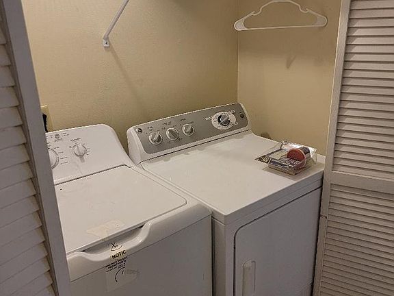 5th image of 219 Courtney Way #A