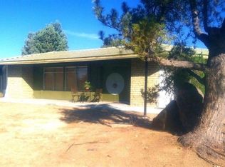 15140 Riverside Ln, Apple Valley, CA 92307