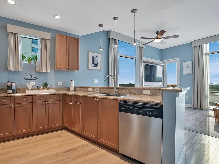 525 E Jackson St #P — Photo 19