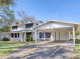 909 Eilers St, Schulenburg, TX 78956