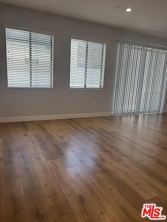 3 bed, 3.0 bath, 1480 sqft, $3,800 — Photo 4