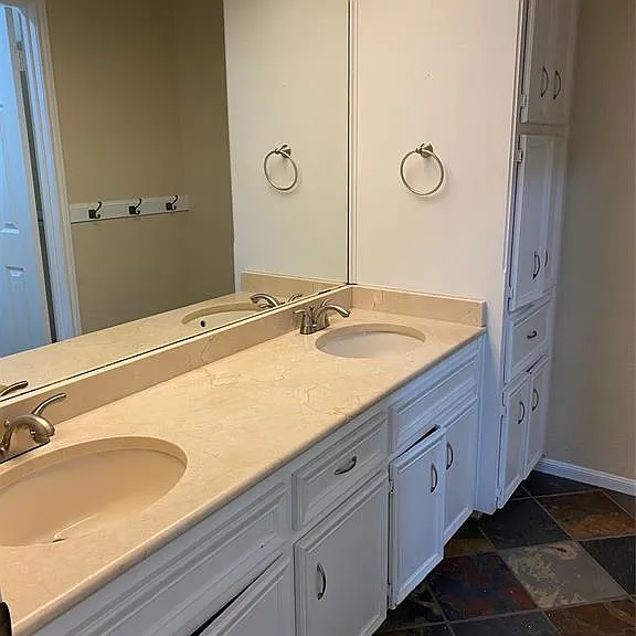 3211 Park Hills Dr — Photo 12