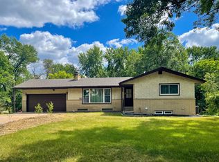 80 70th Way NE, Fridley, MN 55432