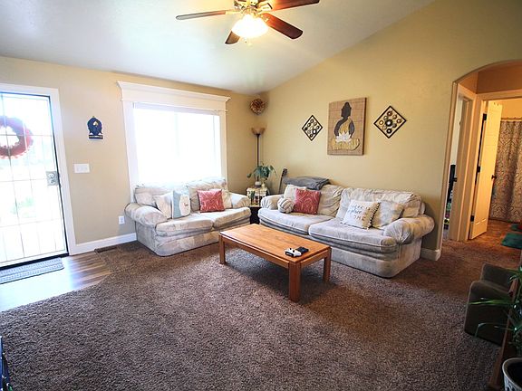 3rd image of 3001 E Larson Dr