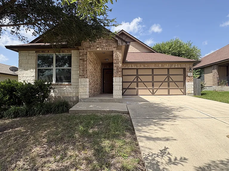 400 Gina Dr — Photo 1