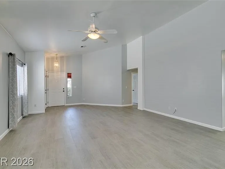 8111 Desert Cloud Ave — Photo 10