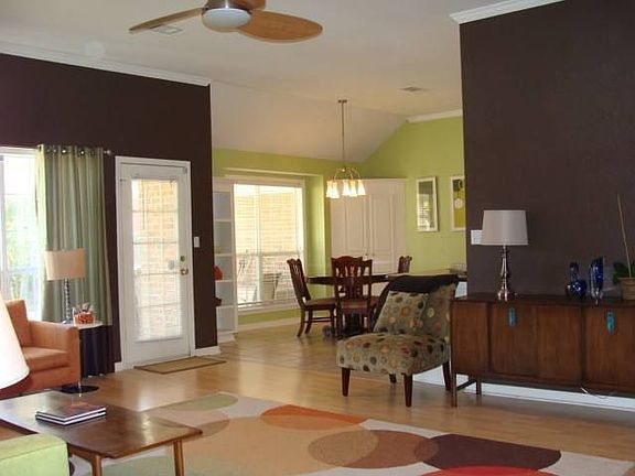 2nd image of 2309 Orleans Pl
