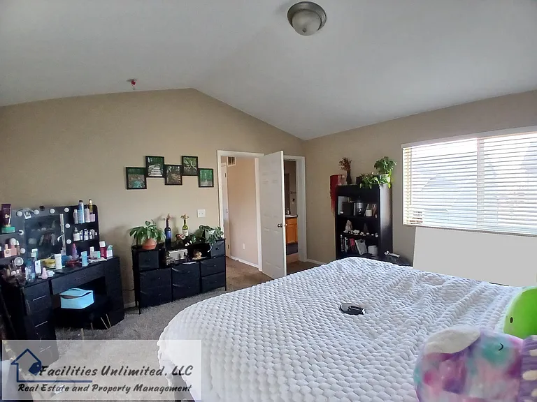 1815 Falcon Ridge Dr — Photo 16