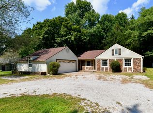 1880 Colonial Dr, Martinsville, IN 46151