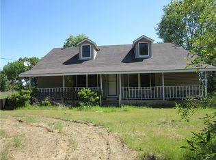 206 Old Railroad Rd, West, TX 76691