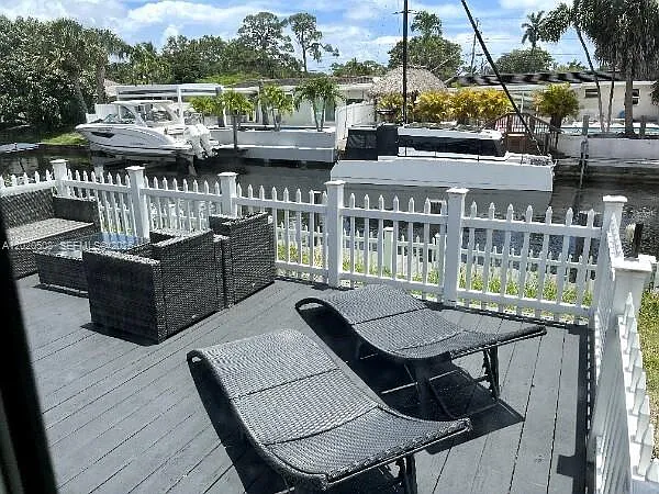 2430 Key Largo Ln — Photo 4