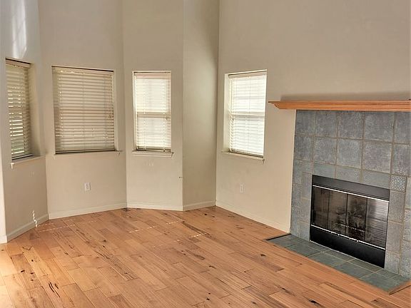 3rd image of 304 Wickenden St