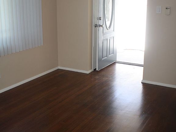 5th image of 3802 Stevely Ave