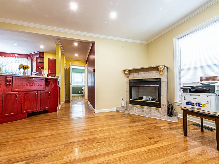 6611 W Foster Ave — Photo 8