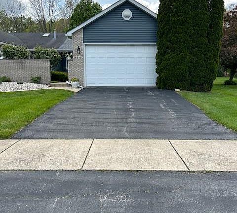 2nd image of 6816 Swan Ln
