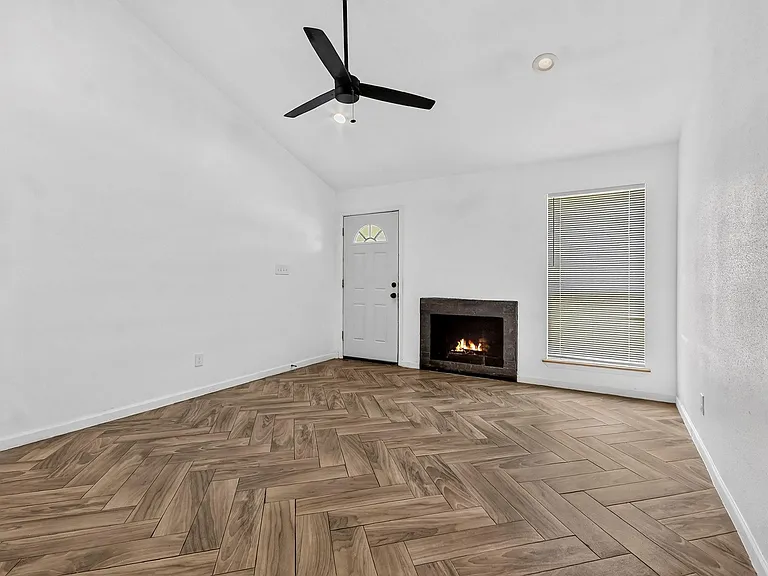 4530 Stanford Ct — Photo 4
