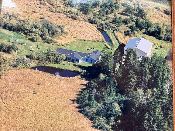 2nd image of 45293 Oak Leaf Rd