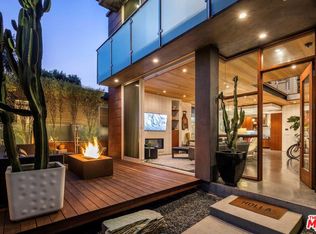 1117 Cabrillo Ave, Venice, CA 90291