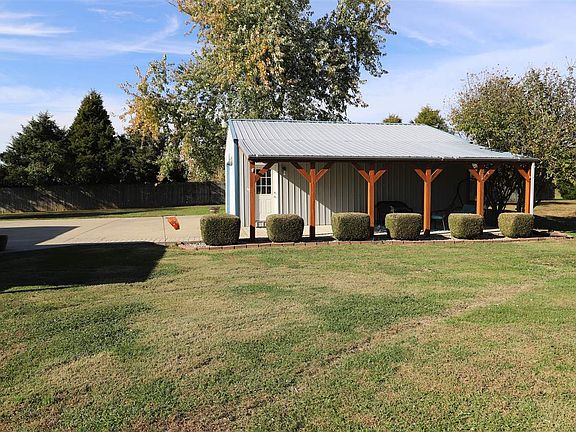 4th image of 235 Stanley Allen Dr
