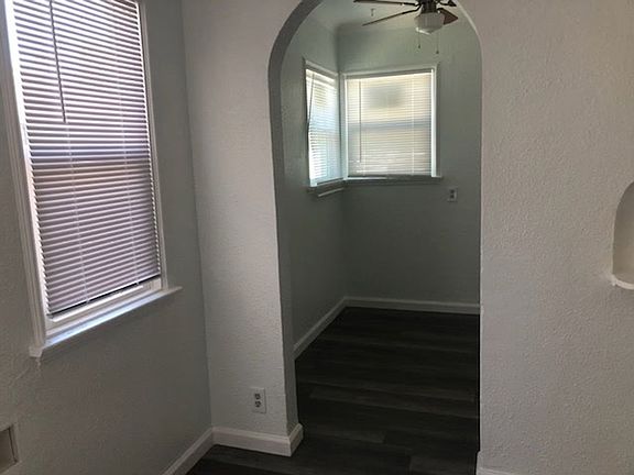 2nd image of 972&974 978th #978