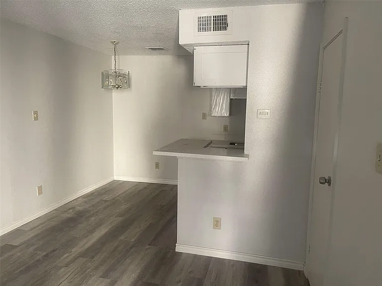 7402 Alabonson Rd — Photo 5