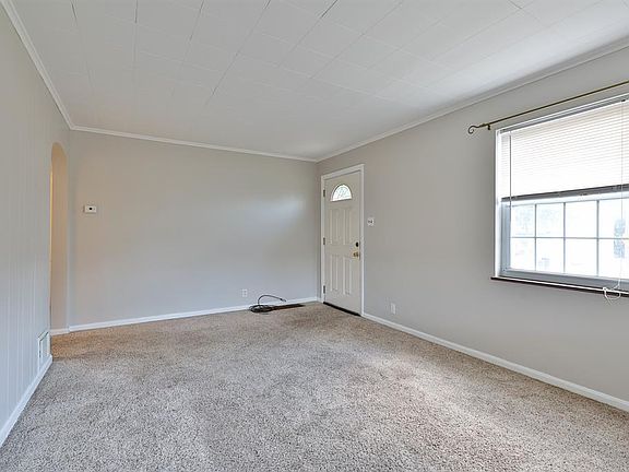 4th image of 411 Plum St