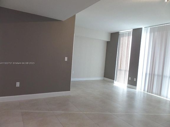 4th image of 185 SW 7th St APT 2200