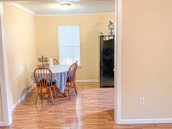 5th image of 920 S 13th St