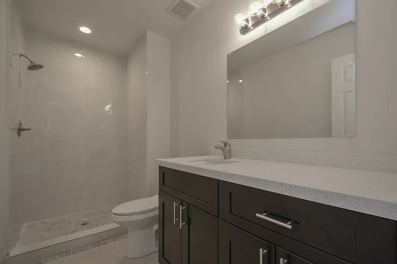 Lakeshore Club — Photo 3