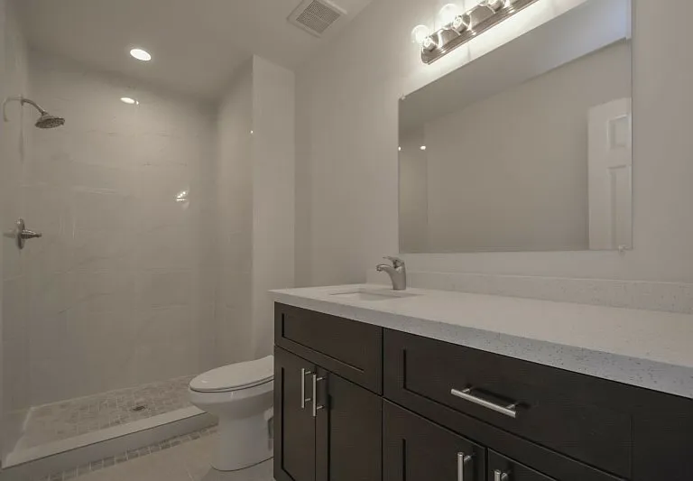 Lakeshore Club — Photo 3