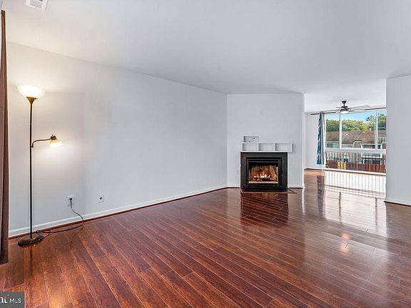 5th image of 10390 Faulkner Ridge Cir Unit 4-8