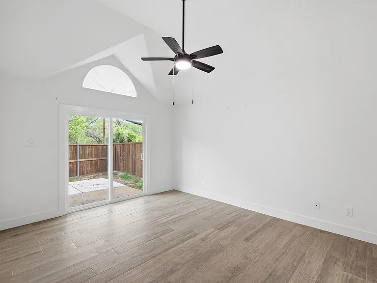 381 Arbor Ln — Photo 15