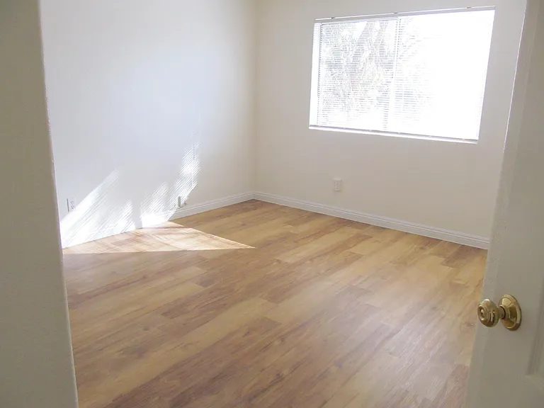 8701 Crescent Ridge Ln — Photo 18