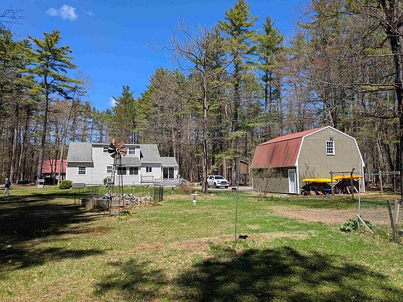 3rd image of 26 Horseshoe Pond Road