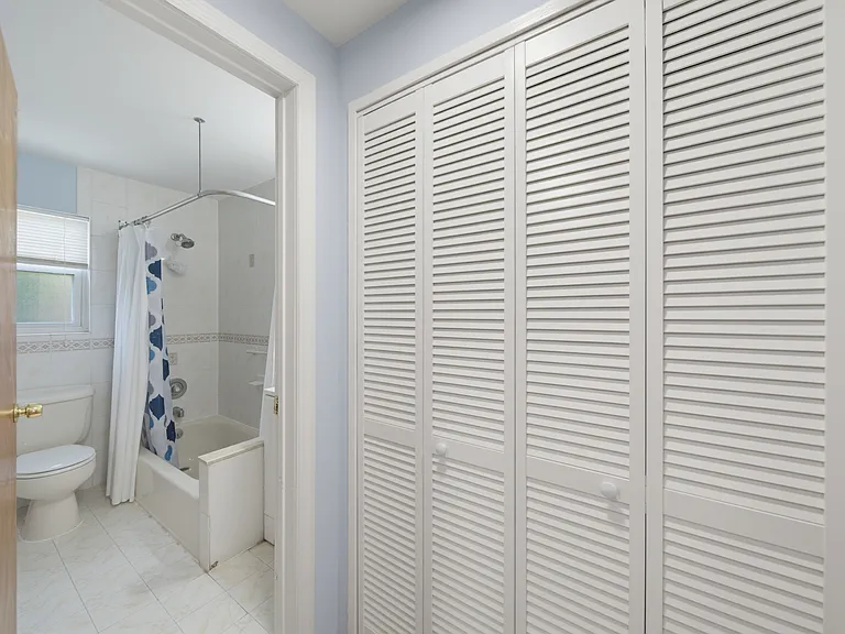 2209 Center Ave #A — Photo 12