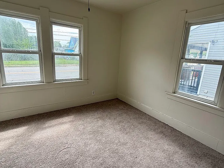 1105 S Jasper St — Photo 7