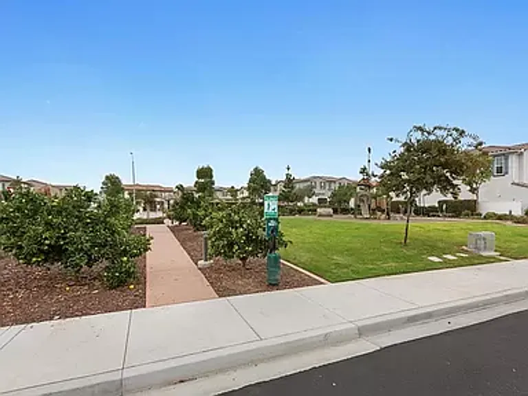 4260 Calle Del Vis — Photo 30