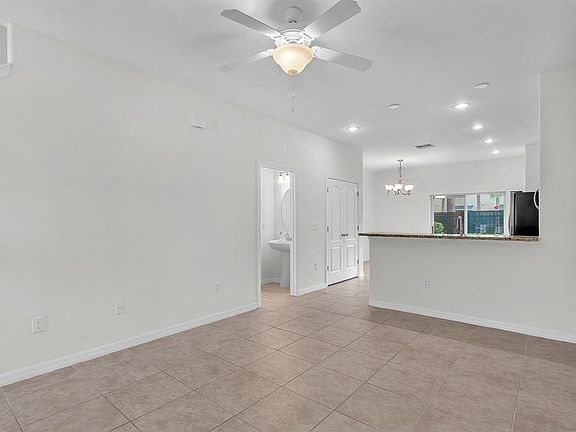 4th image of 2719 Lantern Hill Ave