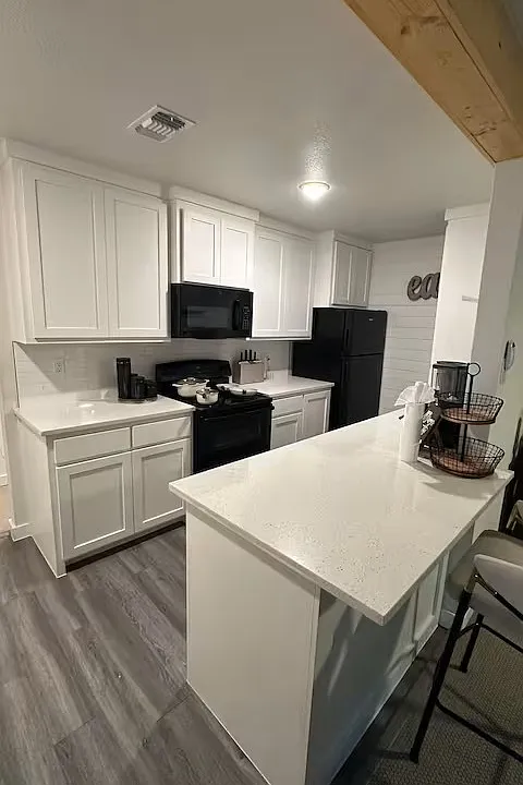 228 Avenue F #4