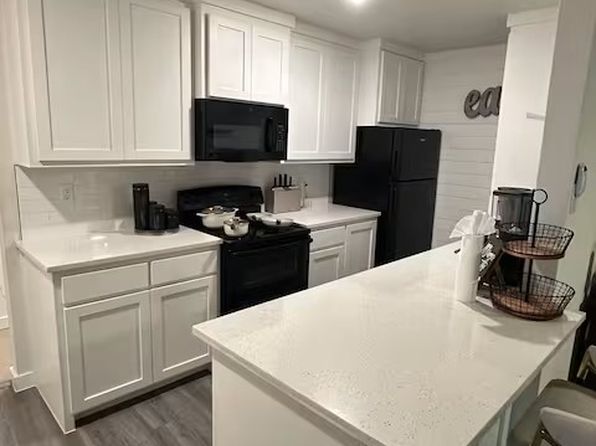 228 Avenue F #4