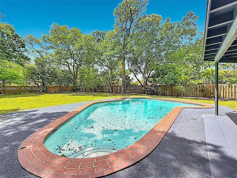 4330 SW 7th St — Photo 50